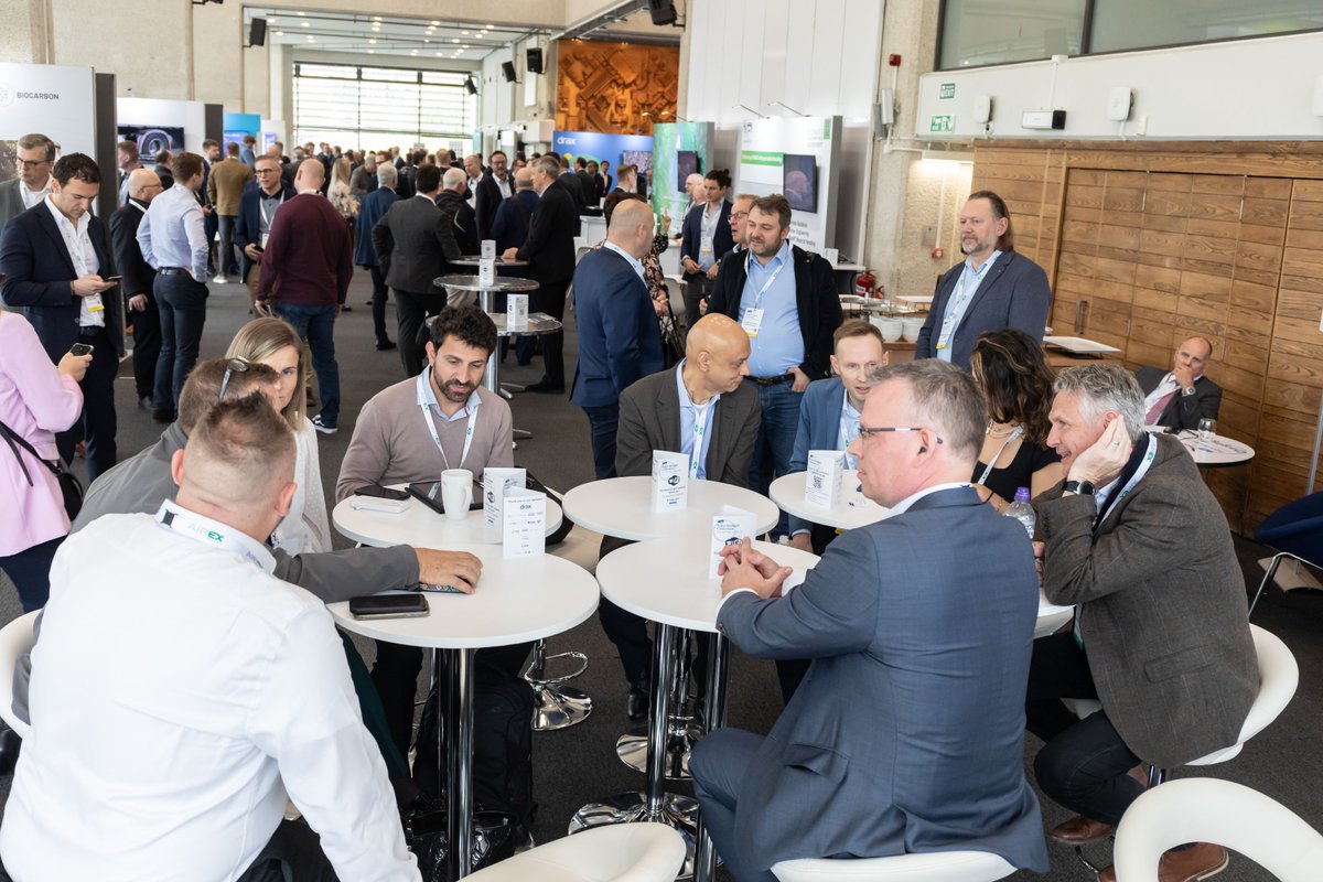 ArgusMedia's tweet photo. Standing room only at the #ArgusBiomassConference taking place 23-25 April in London, UK. The event opened today with exclusive insights and focused working groups and technical presentations in the Innovation Zone. Learn more: https://t.co/3fYz6xpF0L | #ArgusBiomass #biomass https://t.co/BiEKysioGf