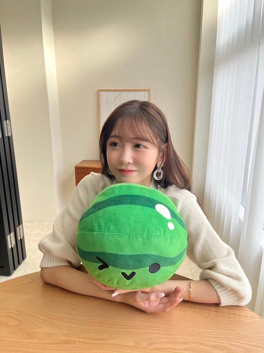 🍉明日発売🍉 櫻井優衣がカバーモデルを務める スイカゲーム初の