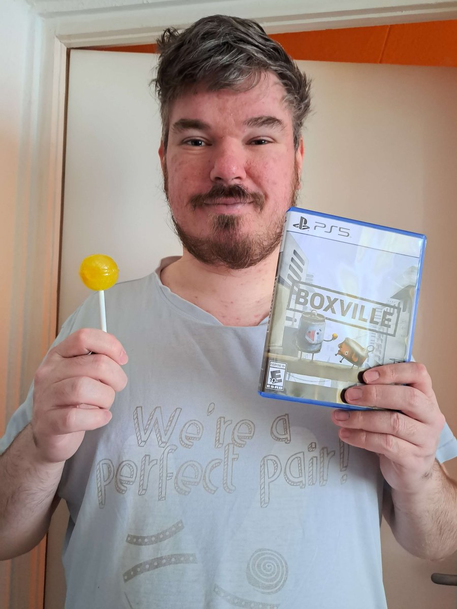 remulto4's tweet photo. Woke up not long ago, #Boxville by @triomatica and @limitedlegacy_ finally arrived! Loved the game, and now I have it in my hands too. Now i feel like a kid again, perfect pair -> #ChupaChups and @Boxville https://t.co/urakkQk6yr
