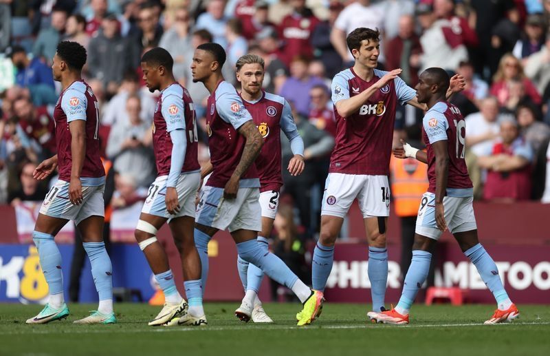 Andoni Iraola 🗣️ “I knew the physical thing was not going to be key because they it's very difficult to open the games against Villa because they keep the game very well under control. With the keeper, with Pau Torres, with Ezri Konsa, they have very good structure.” 👏 #avfc