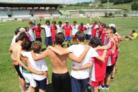 coachforwin's tweet photo. @Zack1973M tifo una squadra che purtroppo rischia la B.Ti invito ad andare a vedere #Ultimatefisbee non esiste arbitro, i giocatori si mettono d'accordo sui falli anche i rgazzini, a fine gara si abbracciano sfalsati a parlare della partita, non si applaude l'errore neanche i tifosi: SPORT https://t.co/b2OuVxaUwL