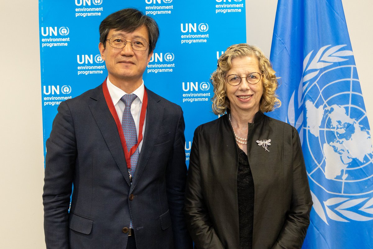 Pleased to meet with H.E. LEE, Chang-heum, Deputy Minister of Environment from the Republic of Korea on the sidelines of #INC4. We discussed plans for #INC5 and importance of the next round of #PlasticTreaty talks that will be held in 🇰🇷 Busan later this year.