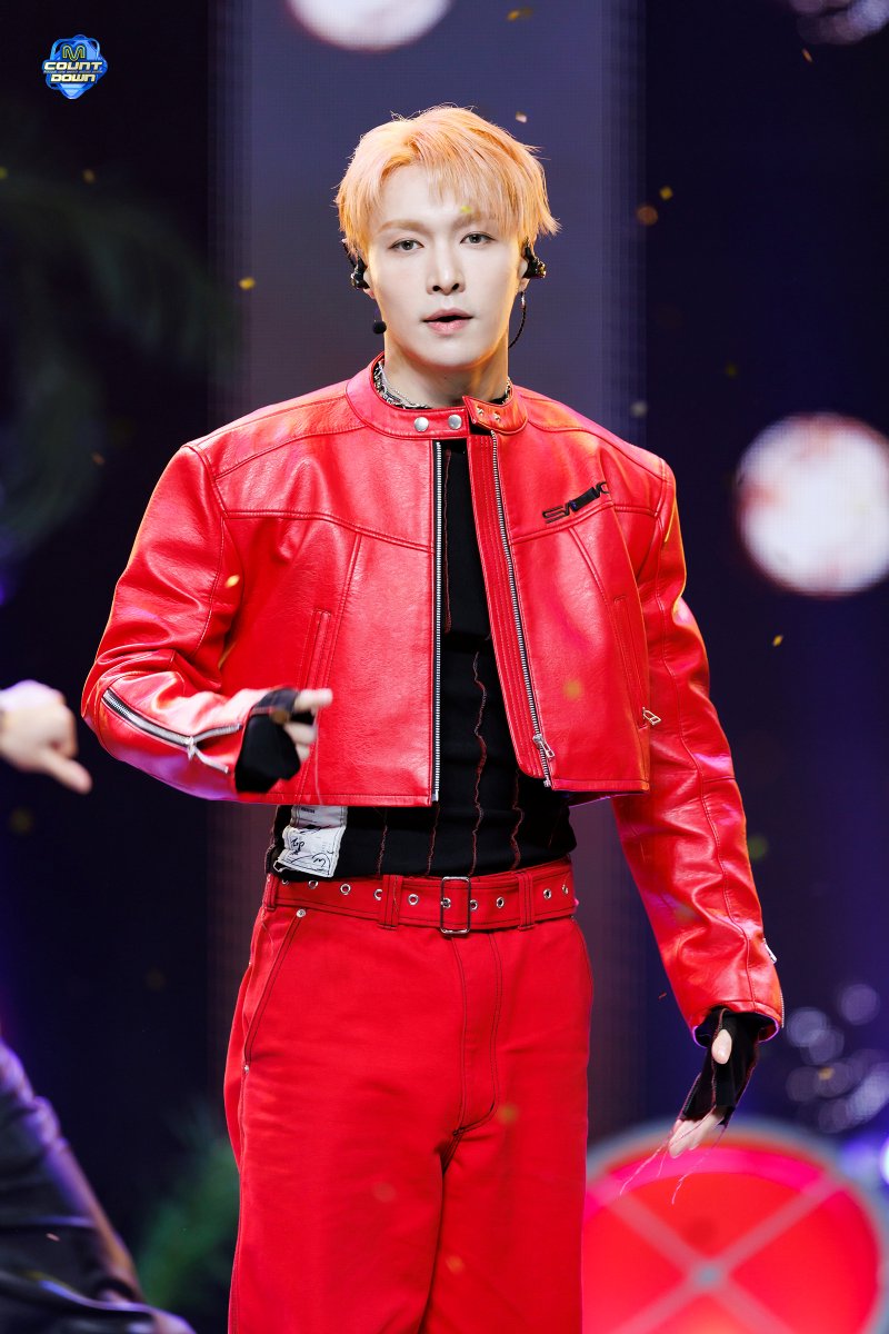 MnetMcountdown's tweet photo. 240418 #MCOUNTDOWN 현장포토
그럼 만약에 LAY ZHANG 보고싶으면 엠카가 현장포토 줄게
콜 공짜로 보여주세요!
우리는 그런 거 필요한 거 아니잖아!!

More Photos 📸 https://t.co/6PND6zNkoy

#엠카운트다운 #엠카 #LAYZHANG #레이장 #PSYCHIC https://t.co/re0ub9VUvk