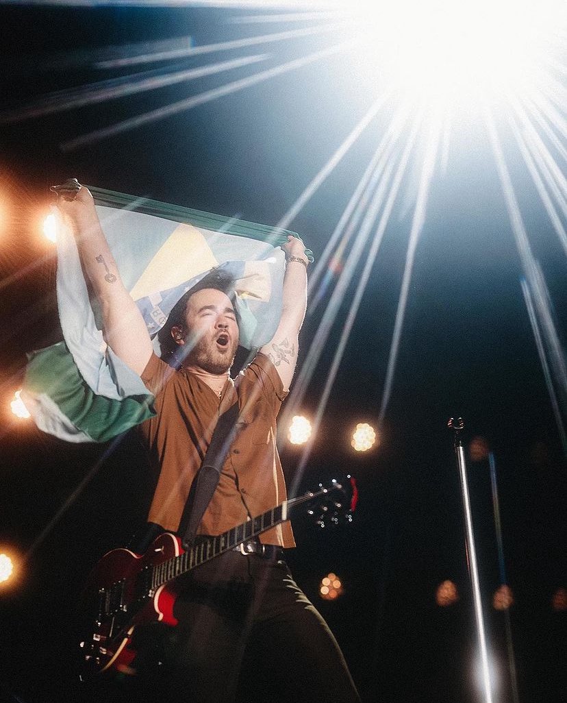 JonasB_SP's tweet photo. Já se passou uma semana do show dos Jonas Brothers aqui em São Paulo! Como está a saudades de vocês por aí? Aqui está a mil! 😭❤️
#JonasBrothers #JoeJonas #KevinJonas #NickJonas #JBSP #JonasNoBrasil https://t.co/0fBKbYKLSL