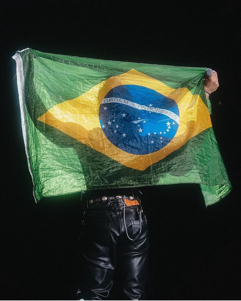 JonasB_SP's tweet photo. Já se passou uma semana do show dos Jonas Brothers aqui em São Paulo! Como está a saudades de vocês por aí? Aqui está a mil! 😭❤️
#JonasBrothers #JoeJonas #KevinJonas #NickJonas #JBSP #JonasNoBrasil https://t.co/0fBKbYKLSL