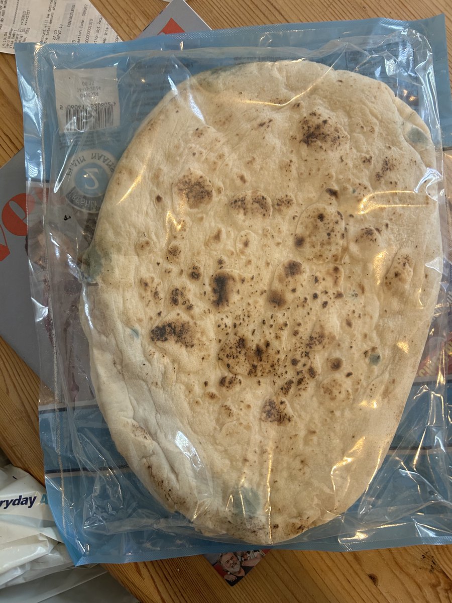 raindancer1981's tweet photo. @AldiUK @RiyasOriginal Can anyone explain why I bought these Naans today with a BB date of 14/05/24 and when I got them home and looked at them they look like this?? https://t.co/TCfMun75Iz