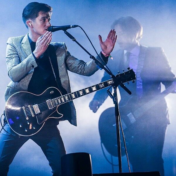 i hate the 2013 glastonbury outfit. why is he dressed like brendon urie?