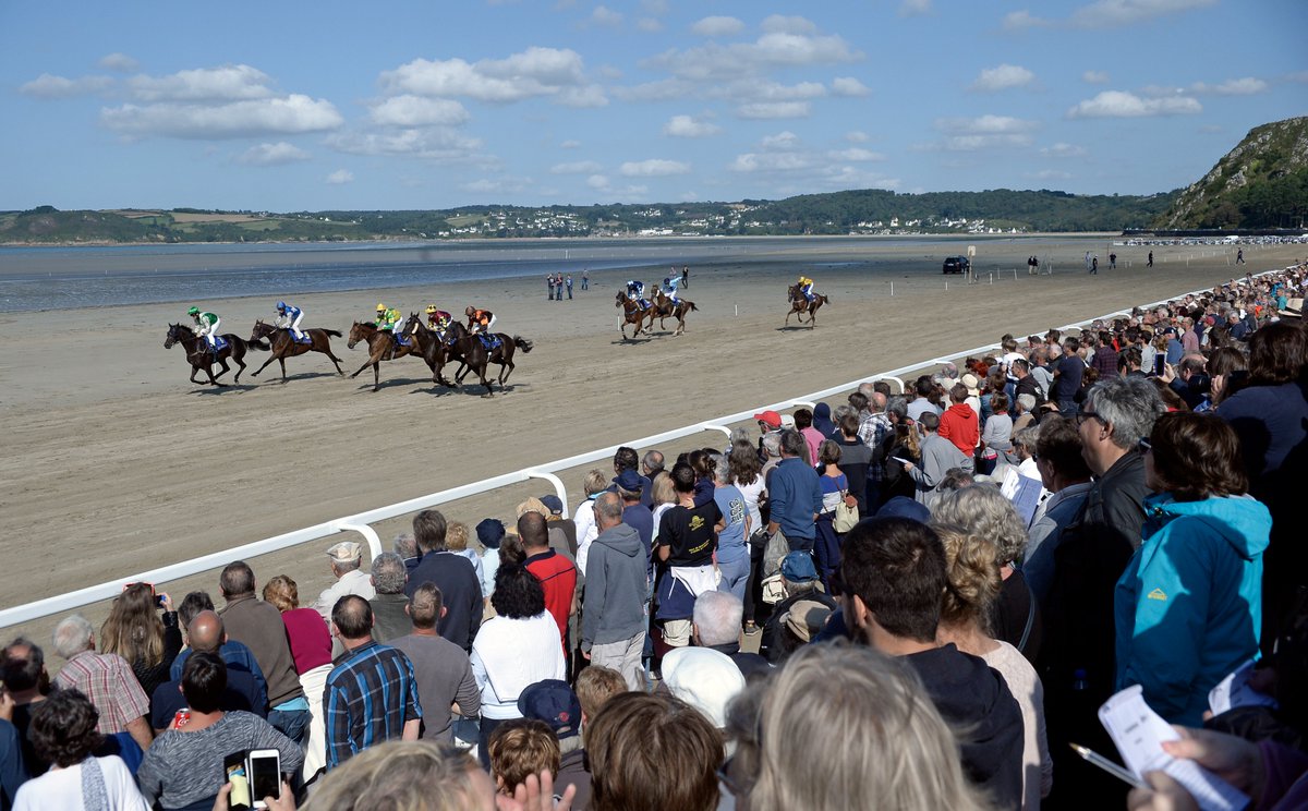 Still not experienced Beach Racing? Dates of all 12 fixtures of this year's European thoroughbred Beach Racing season are now determined. Starting mid-July, finishing early-November and taking in four countries, the list can be found at euromedracing.eu/beach-racing
Enjoy.