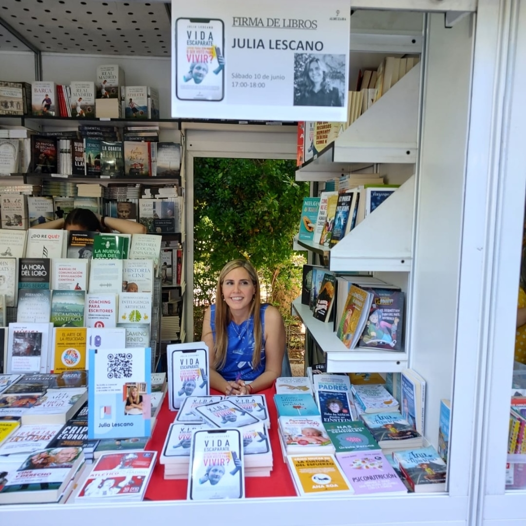 JuliaLescano22's tweet photo. #felizdiadellibro 
#SanJordi 
#LibrosRecomendados 
#VidaEscaparate https://t.co/rMOf5S99tS