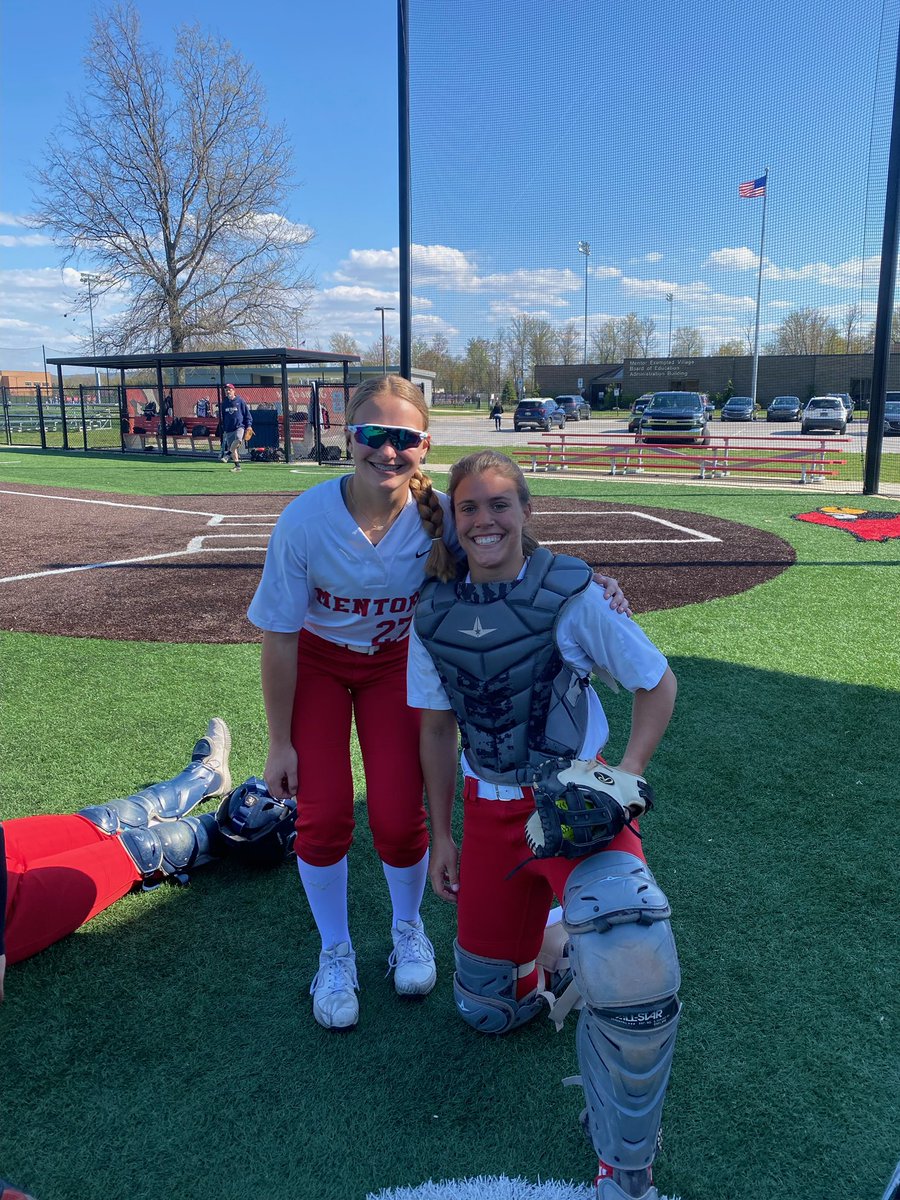 AddiBelviso2027's tweet photo. Surprised to learn @CoodeIzzy is a phenomenal catcher.  Even more SURPRISED to have her catch for me on Senior day!  How awesome.  Love having such a great big “softball” sister &amp; looking forward to an awesome finish to this season! @MHSsoftball24 @HotshotsOhio2K9 https://t.co/YJS1AILCvc
