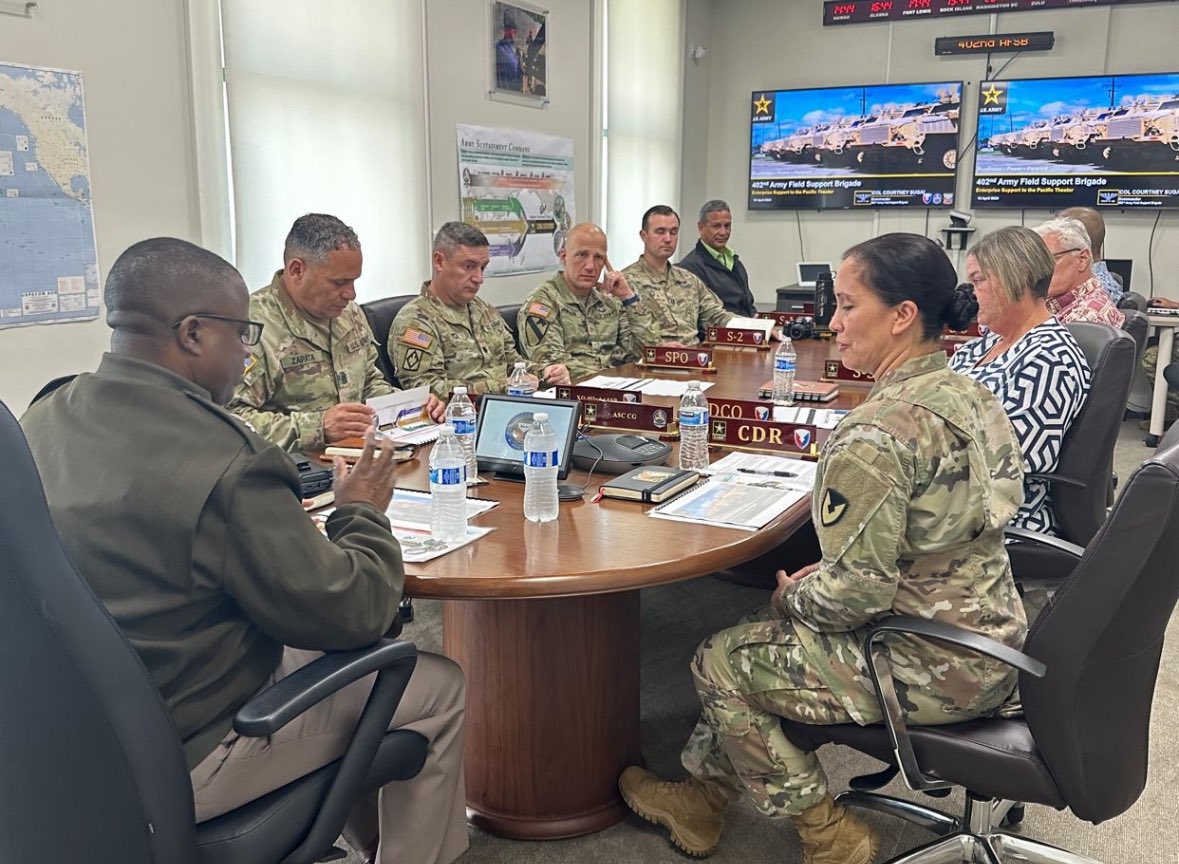 ASC_CG's tweet photo. Great visit with our Theater Army Field Support Brigade in the Pacific! The 402nd AFSB is ASC/AMC’s decisive edge forward in the theater providing installation logistics support, enterprise logistics support and Army Prepositioned Stocks management in support of the Pacific! https://t.co/3h2mu1HqVI