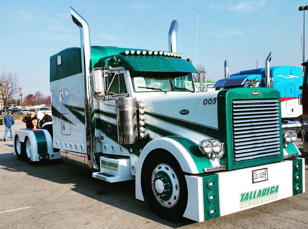 Not your average custom rig! #Trucking #TruckingDepot #Truckers