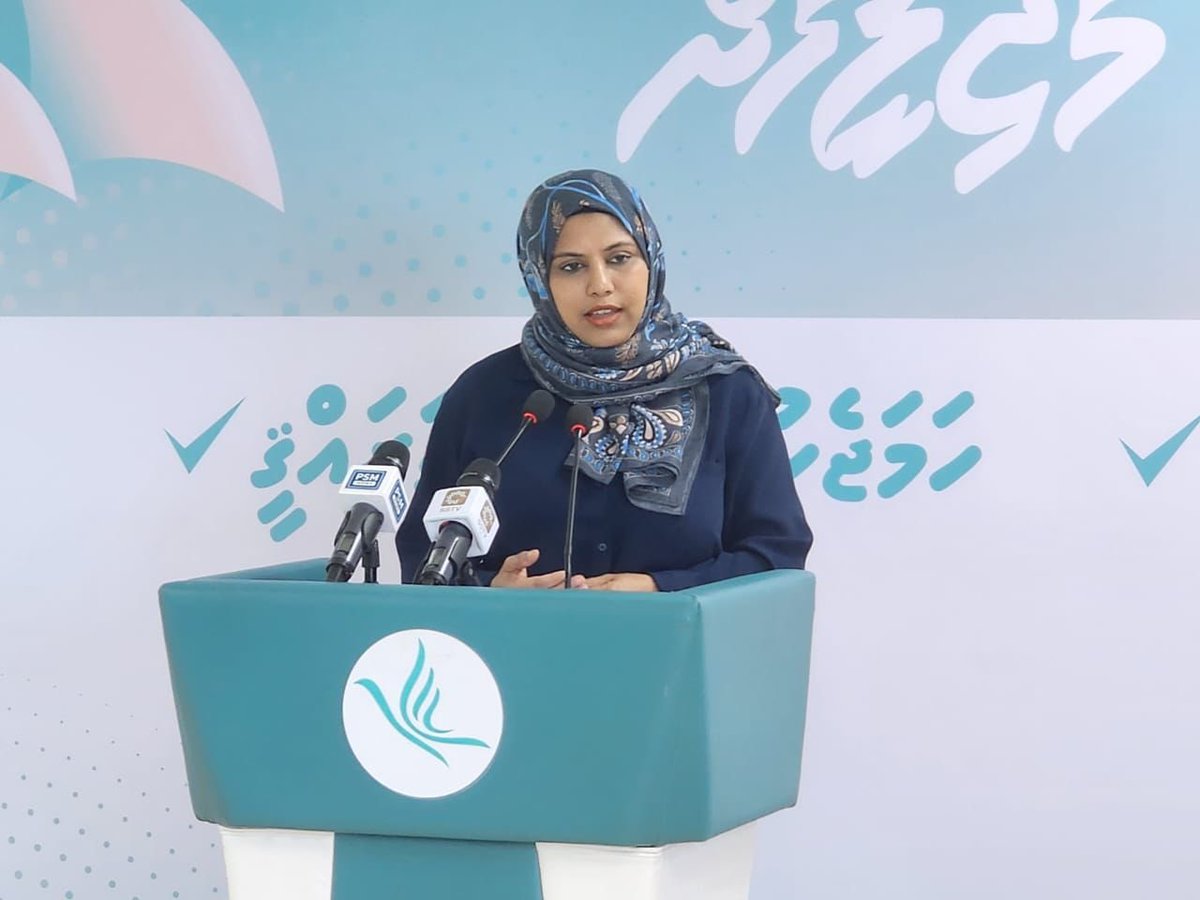 presidencymv's tweet photo. ރައީސުލްޖުމްހޫރިއްޔާގެ އޮފީހުގެ ޗީފް ސްޕޯކްސްޕާސަންކަމުގެ މަޤާމަށް ހީނާ ވަލީދު ޢައްޔަންކުރައްވައިފި 
https://t.co/4rKSlq8L4E https://t.co/owr1VRsN3s