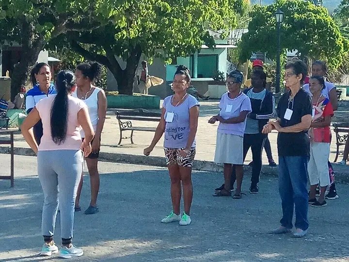 La atención al adulto mayor desde la actividad física constituye prioridad para los combinados deportivos de #TercerFrente, esta es #GenteQueCuidaALaGente desde #SantiagodeCuba