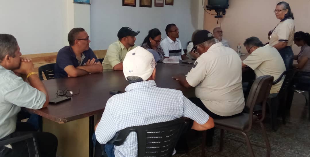 PUDApure25's tweet photo. Este Martes #23DeAbril se realizó la reunión ordinaria de la plataforma Unitaria Democrática del estado APURE, con el fin de finiquitar detalles sobre la actividad de calle que se realizar el  día miércoles #1DeMayo. https://t.co/DxLXA1qLw8