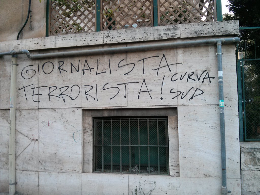 Quindi in realtà non c'era nessuna fake news su Edoardo.
Come al solito invece i giornalisti hanno deciso di fare come loro solito, ovvero gli stronzi viziati.

@adnkronos siete fortunati a sta in Italia, in altri paesi a quelli come voi li rinchiudono in carcere. 🖕🏻#ASRoma