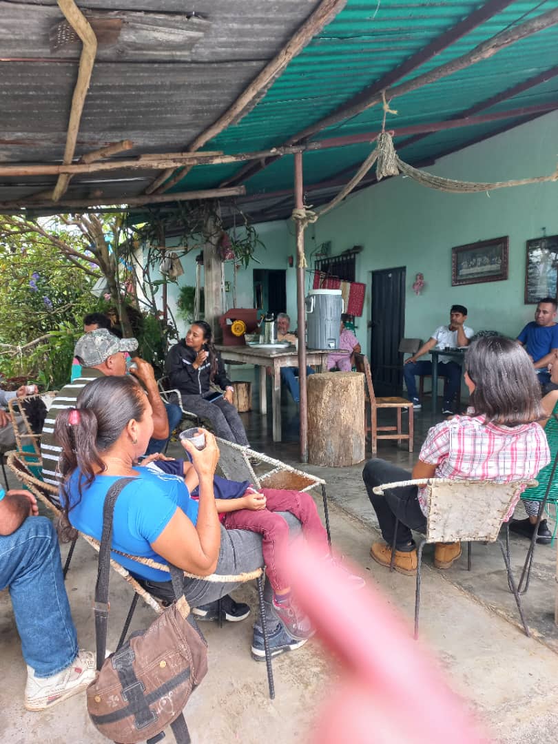 LuisEQuinteroA's tweet photo. Recorriendo cada sector, cada comunidad del Municipio Antonio Pinto Salinas, unificando y organizando a nuestro pueblo para lograr una gran victoria el próximo 28 de Julio, en esta oportunidad desde la comunidad El Bordo en la zona norte, Hasta El Final, en la manito votaremos https://t.co/XDnsD0rv1d