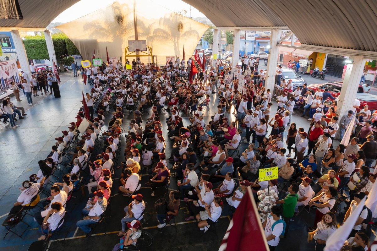 📌 ¡De la mano del pueblo seguiremos construyendo la transformación!

En nuestro 7mo día de campaña, cerrando la primer semana en el #Centro de nuestro municipio de #Temixco, rodeados cada vez más de mujeres y hombres comprometidos con la transformación del país.