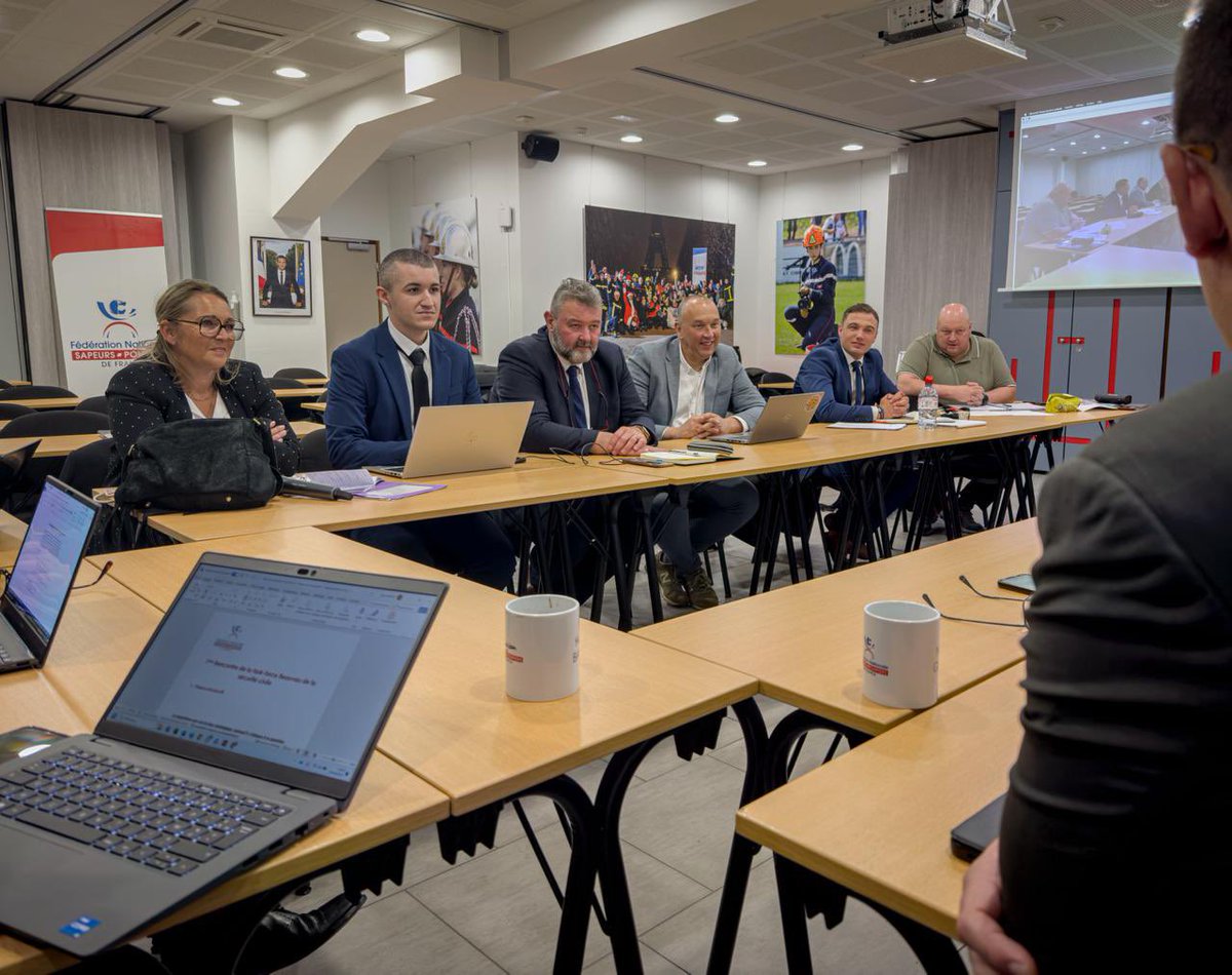PompiersFR's tweet photo. #Taskforce | La #FNSPF se mobilise en parallèle du 1er Beauvau de la Sécurité Civile. La taskforce qui se compose de sapeurs-#pompiers professionnels, volontaires, SSSM et de PATS déjà à l’œuvre pour contribuer aux objectifs fixés. https://t.co/MOagXMiZMH