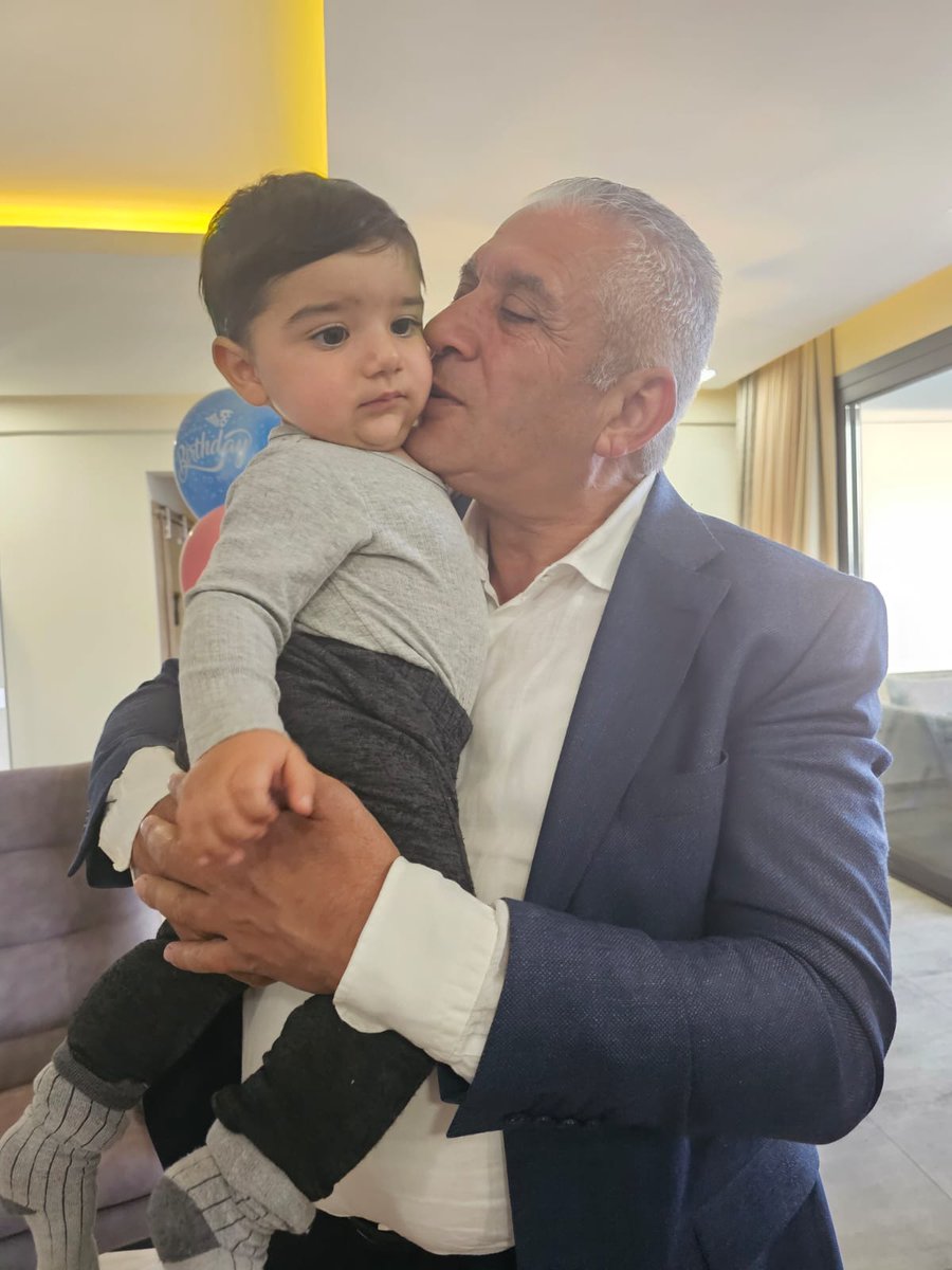 hasantacoy's tweet photo. 23 Nisan Ulusal Egemenlik ve Çocuk Bayramımız kutlu olsun! Atatürk'ün çocuklara armağan ettiği bu özel günde tüm çocukları sevgiyle kucaklıyoruz. #23Nisan #UlusalEgemenlikveÇocukBayramı #ÇocukBayramı https://t.co/xNzXFS1Ryv