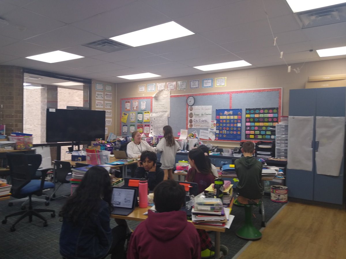 WinnieClausell's tweet photo. Collaborative work &amp; students responsibility #PrairiePumas #joy #inspire96 https://t.co/tfuMVX3ezY