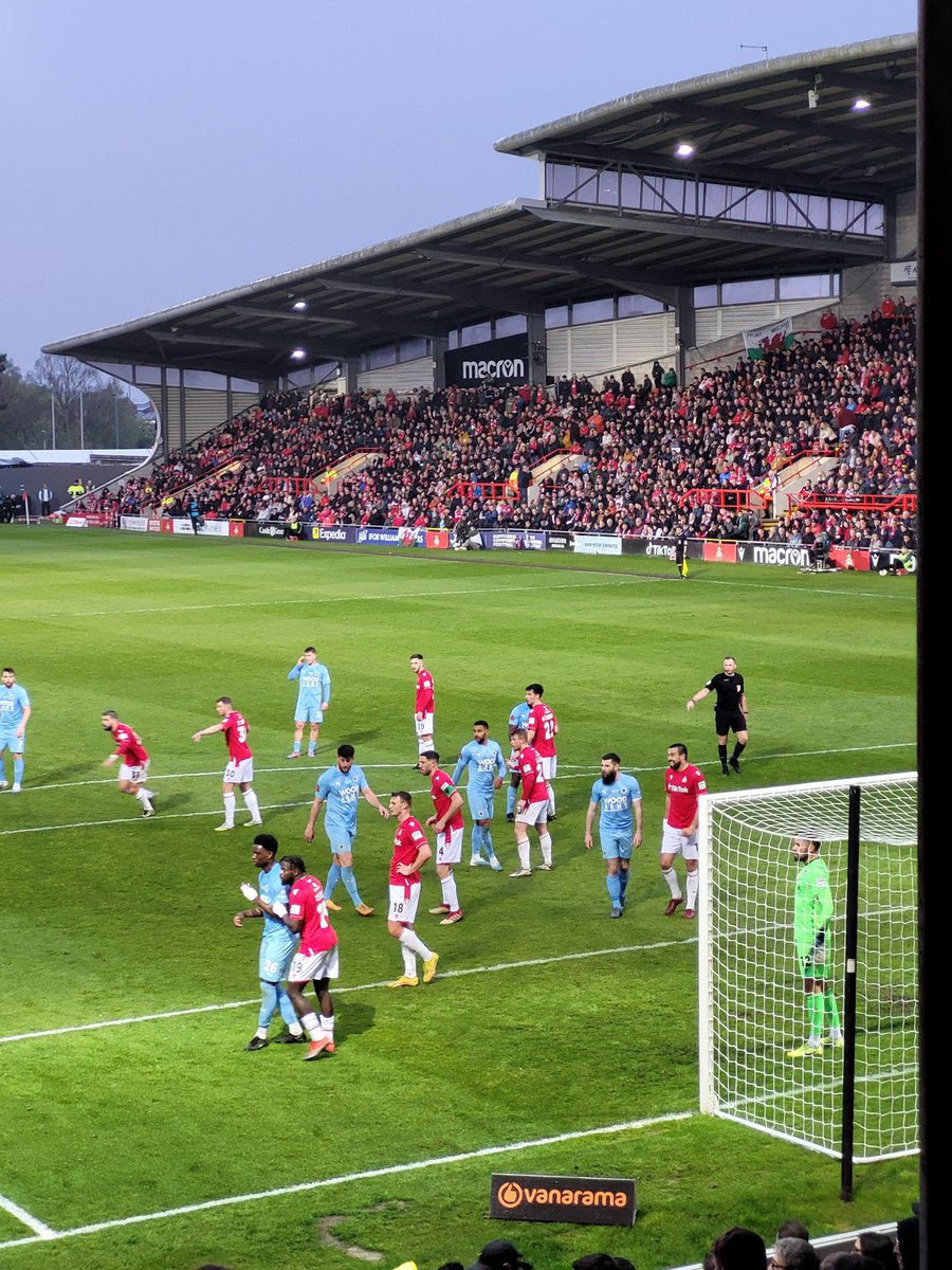 A year ago our lives changed forever as my wife and I witnessed Wrexham win the National League. One of the coolest moments of our lives that we’ll never forget. We can't wait to get back and see another match! #WxmAFC🏴󠁧󠁢󠁷󠁬󠁳󠁿⚽🟩🟥 #UpTheTown