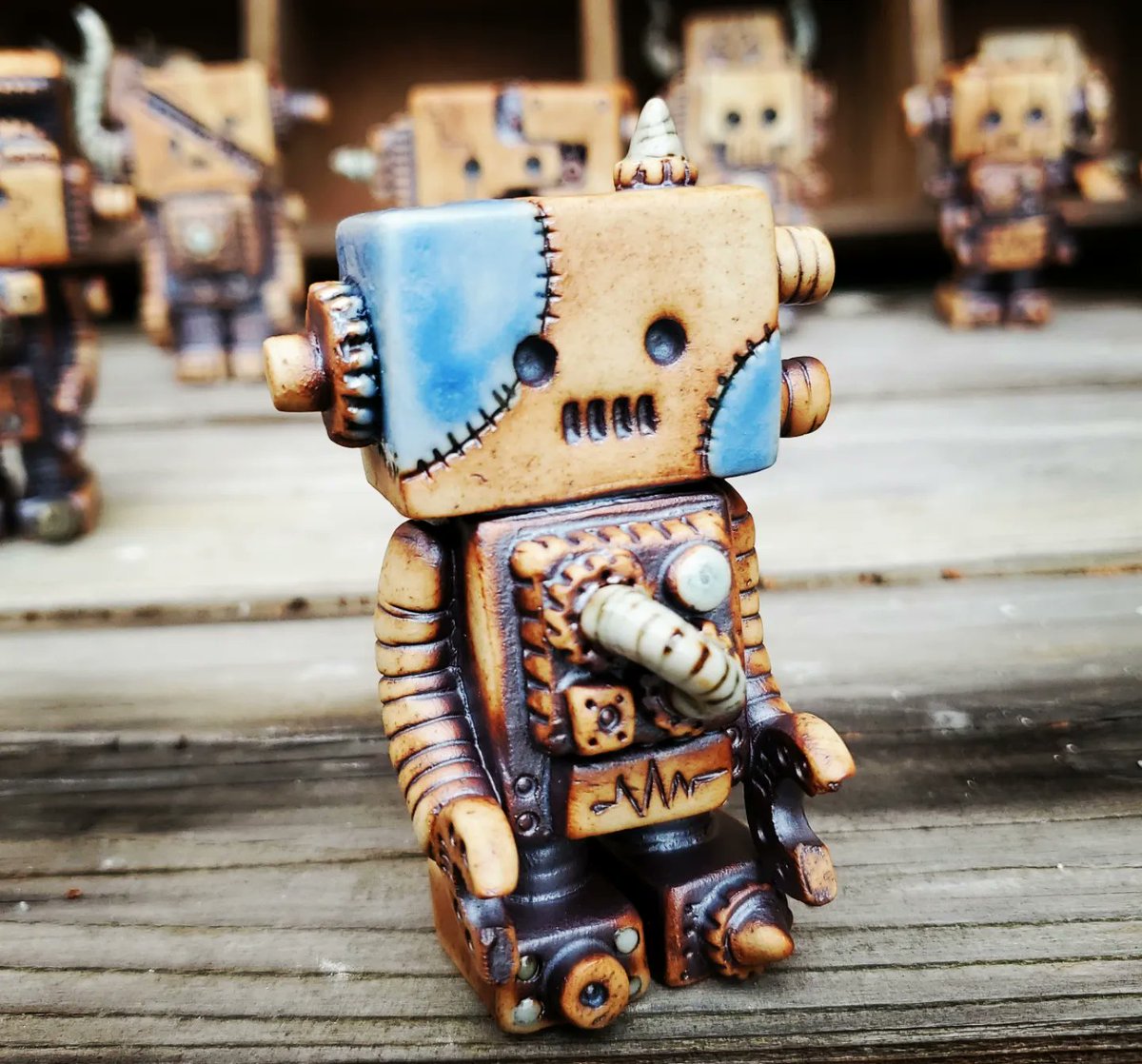 ロボット陶器 GL2tI04a0AAaz2e.jpg