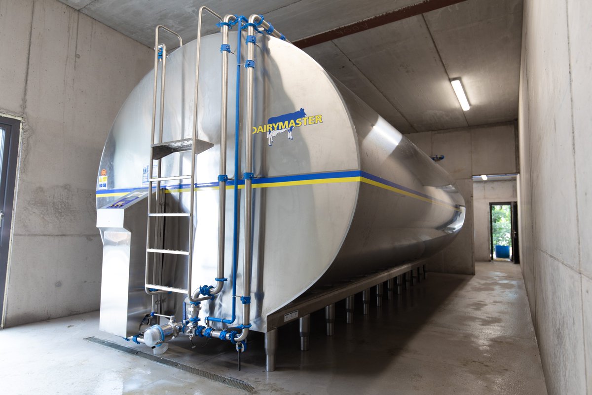 Revolutionizing dairy farming, one tank at a time!🥛

#Dairymaster #FarmingInnovation #HappyCowsHappyFarmers #MilkTankMagic #IrishAgri #EfficientFarming #irishfarming