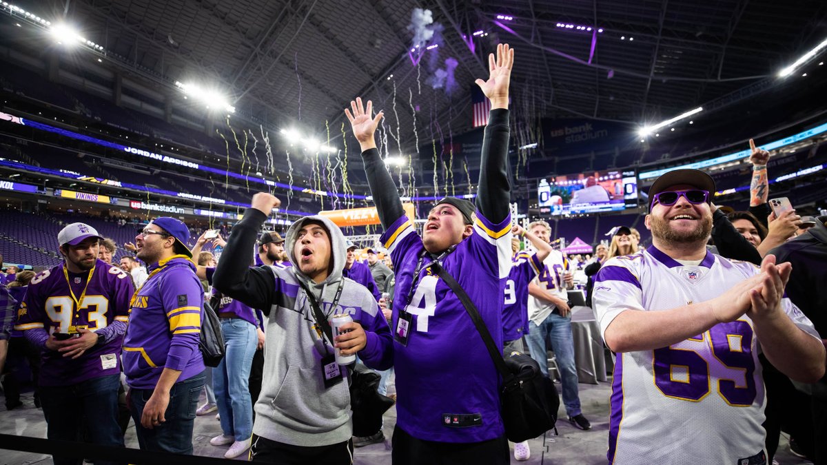 Who wants to join us Thursday night at <a href="/usbankstadium/">U.S. Bank Stadium</a>?

Repost for a chance to win four tickets for the <a href="/MillerLite/">Miller Lite</a> Draft Lounge at this year's Draft Party.
