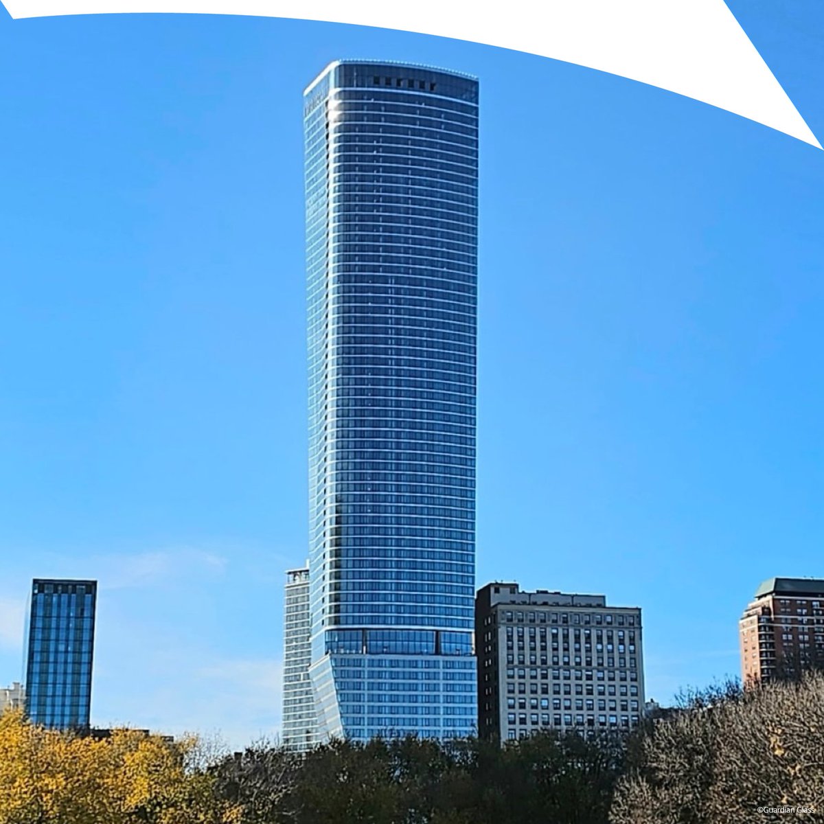 guardianglass's tweet photo. Meet 1000M, one of the winners awarded by the #CommercialProjectAwards, a striking 74-story tower in Chicago covered with #SunGuard™ SNE 50 on #UltraClear™ #glass that offers solar control (0.26 SHGC) and clear views of Lake Michigan, Grant Park and the skyline. 🪟
@bvglazing https://t.co/AE19jSkqno