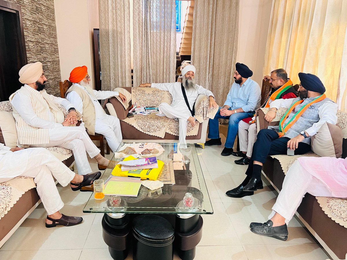 Interactions with Sikh community leaders at the residence of in Sant Tejwant Singh Ji in Nanak Nagar, Jammu, highlighting PM @narendramodi Ji's commendable initiatives for the Sikh community. Grateful for the warm reception and support. 🙏