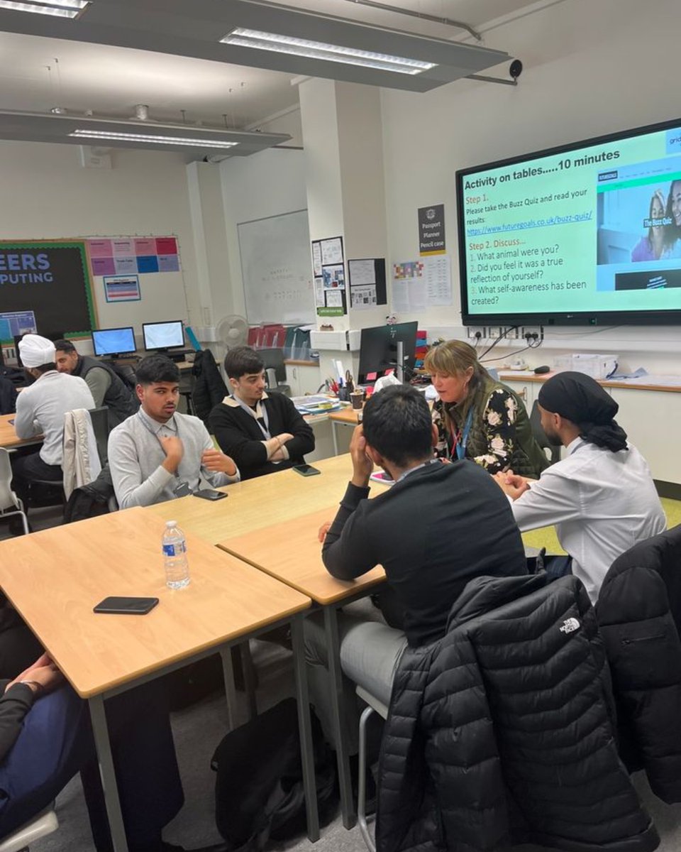 gridcustomersuk's tweet photo. 💼 🛠️ We had a great time meeting students at @nishkamschools in #Birmingham during a #careers masterclass.

⚡ The session with @youngenterprise was supported by volunteers as part of our #GridforGood programme to provide training and employment opportunities for young people. https://t.co/nvEihRbs2T