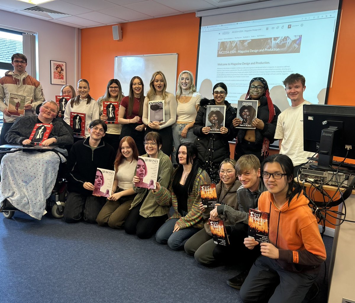 1JennyGibson's tweet image. 👏🏻🤩 BIG day in Y2 Magazine Design &amp;amp; Production @hudunimedia - the beautifully-printed sample copies of the mags our students have been working on are hot off the press! #AdobeInDesign #MagazineDesign