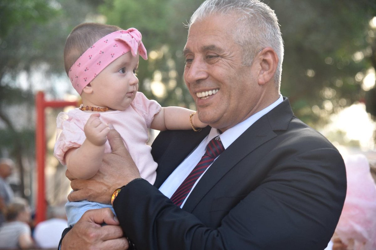 23 Nisan Ulusal Egemenlik ve Çocuk Bayramımız kutlu olsun! Atatürk'ün çocuklara armağan ettiği bu özel günde tüm çocukları sevgiyle kucaklıyoruz. #23Nisan #UlusalEgemenlikveÇocukBayramı #ÇocukBayramı