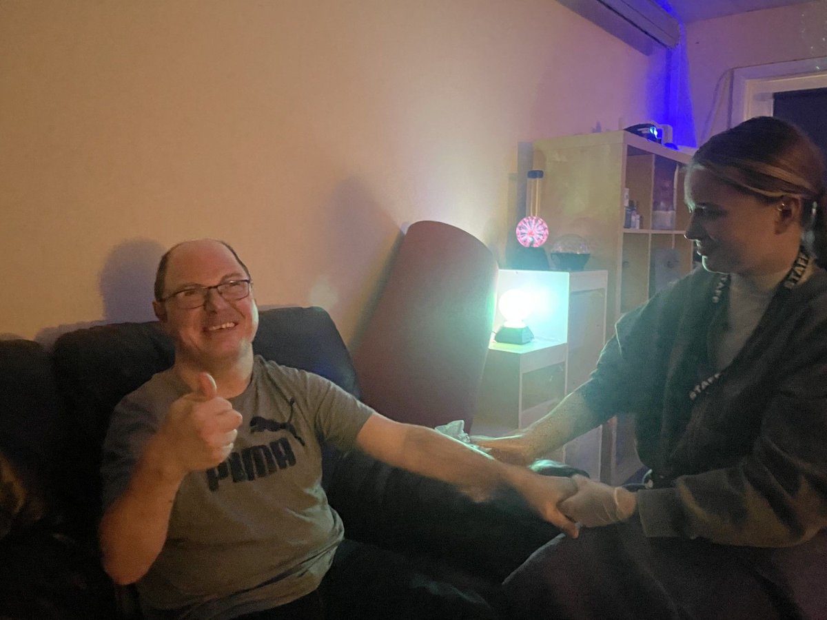 Mitchell enjoyed his relaxing massage in the Hive! 

These massage sessions always create a serene and comfy start to the week.