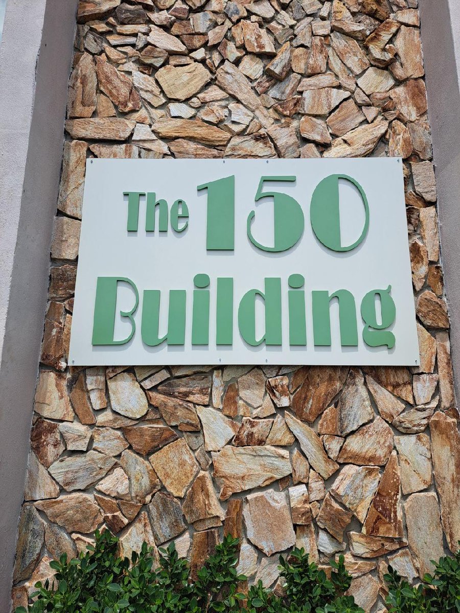 Tampa_Bay_Signs's tweet image. Wall Sign - 6'x4' Laser-cut 1/2" thick acrylic letters, custom-painted with a gloss finish and stud-mounted to a 3mm composite metal panel for The 150 Building in Madeira Beach, FL.
#wallsigns #acrylicletters