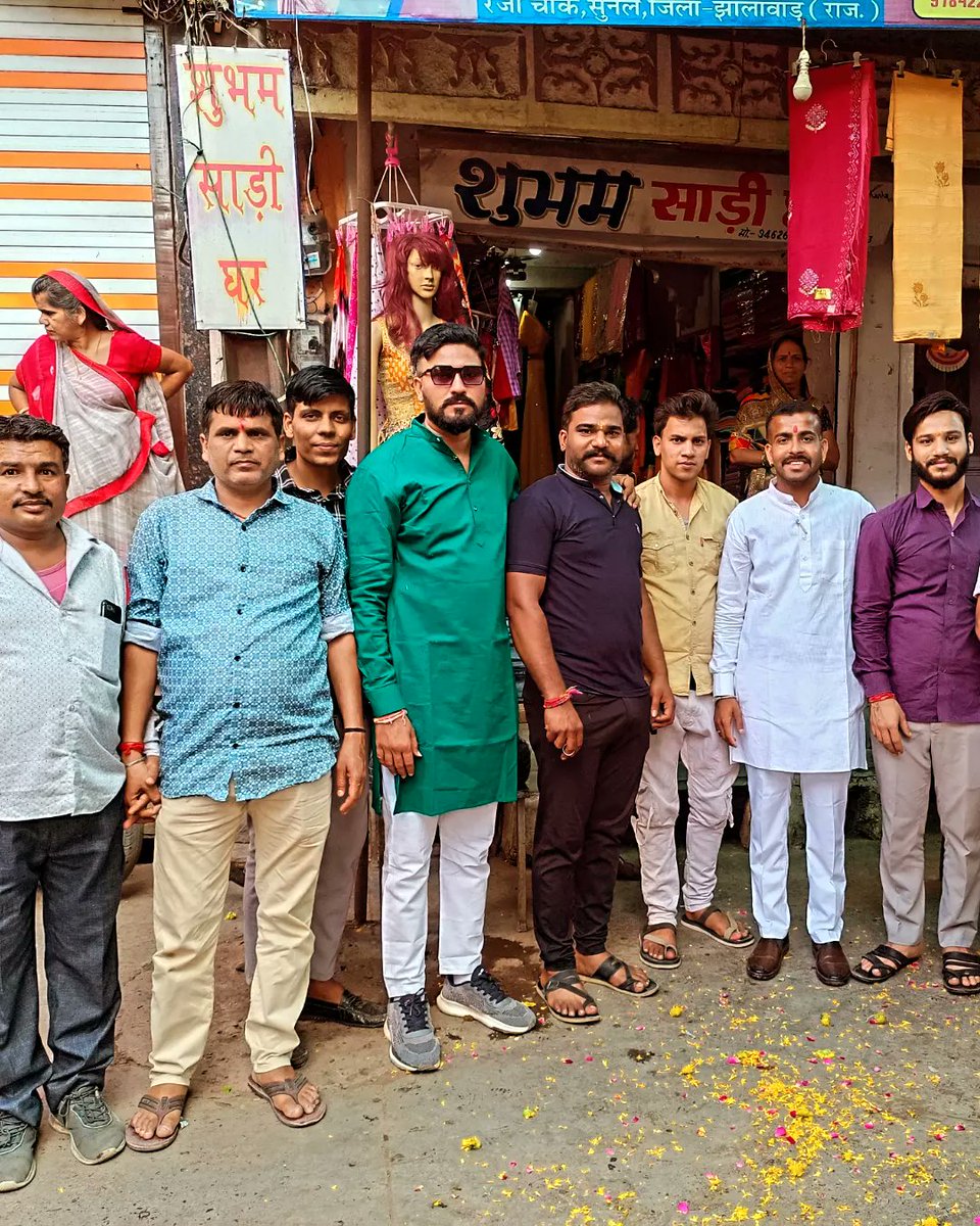 Sandeepvyas07's tweet photo. तीनों लोक तेरा उजियारा, दुखियों का तूने काज सवारा।
हे जगवंदन, केसरी नंदन , कष्ट हरो हे कृपा निधान...
हे महावीर ! करो कल्याण।।
संकट मोचन 'हनुमान जयंती' के पावन पर्व की सभी प्रदेशवासियों को हार्दिक बधाई एवं शुभकामनाएं।
#HanumanJayanti #Sunel #Jhalawar https://t.co/r1xBFeKfUI
