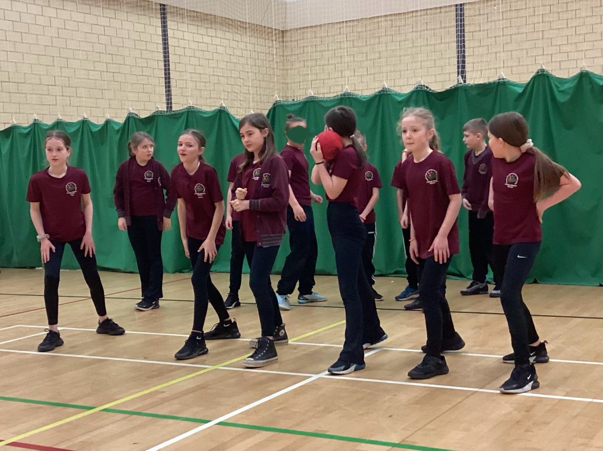 LayfieldPrimar1's tweet photo. Year 5βs dodgeball team were victorious at the dodgeball competition last week! Teamwork made the dream work & they returned to Layfield with a 1st place finish π€©π₯Amazing sporting achievement! WELL DONE! #LayfieldPE https://t.co/WagDakROJI