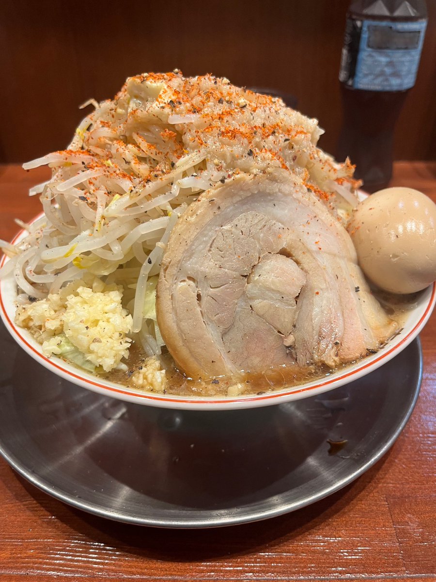 璃佑とラーメンを食べてきた◼️ 22歳、食べ終わった後動けない。 19歳、食べ終わった後ピンピンしてた。 10代食欲無限。やべぇ。 七味大好き おやすみなさい💤