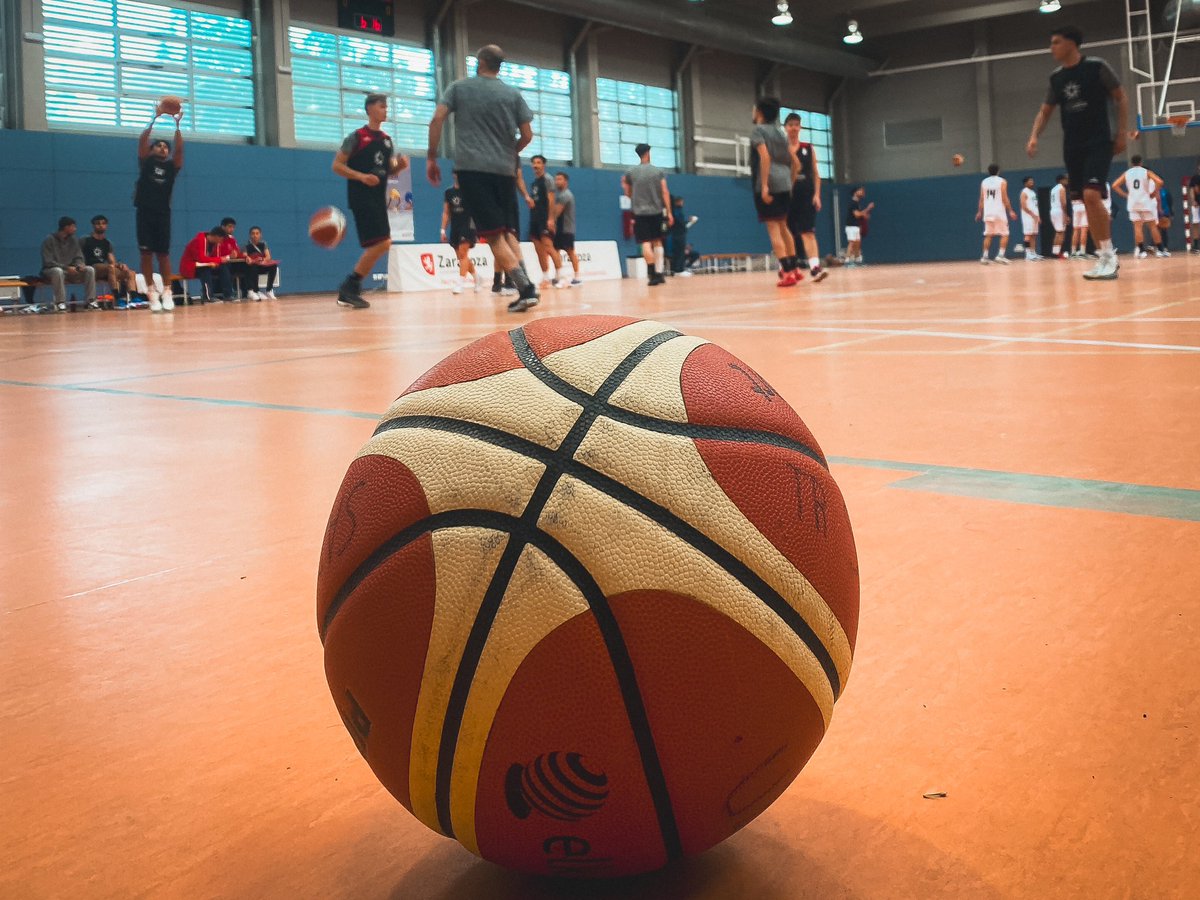 ¡Y el #CEUBaloncesto sigue en marcha! 🙌

Empieza el partido USJ⚡️UCAM
 
¡Síguenos para no perderte nada!⛹️‍♂️