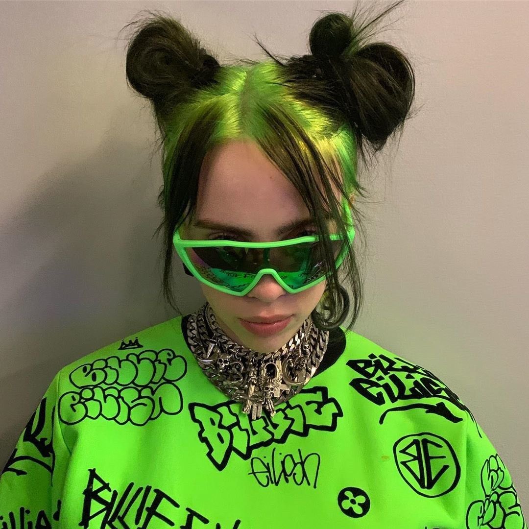 Parallels between Billie Eilish and her Fortnite skin
A thread 🧵