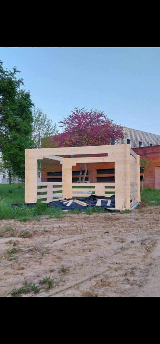 Construction en cours de l'observatoire Pédagogique 0SUC'Obs ! Un équipement qui permettra aux étudiants d'être en situation réelle de l'acquisition jusqu'à la publication des données @DR08_CNRS @Univ_Orleans # MasterSTPEgeodata