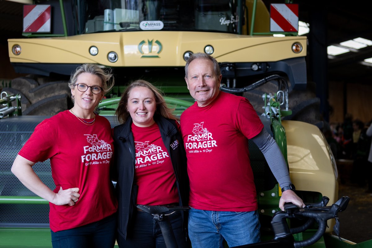 For this years Field to Food Learning Day we had a special visitor. 🚜🌾 Nick Bragg from Frogmary Green Farm is embarking on an extraordinary cycling challenge alongside a Krone BiG X forager to raise much-needed funds for the industry! ⭐ Best of luck to Nick and companions ⭐