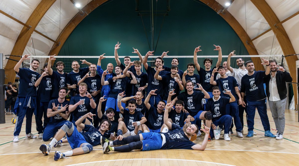 AleTofo's tweet photo. 21 su 23 ✅ 13ª VITTORIA CONSECUTIVA E VINCIAMO IL CAMPIONATO CON 3 GIORNATE DI ANTICIPO:

@SportLUISS vs Green 3 a 0

🍾🍾🍾🍾🍾
🍾    non     🍾
🍾      C        🍾
🍾   credo  🍾
🍾🍾🍾🍾🍾

#PLL 🤍💙 https://t.co/KRrz52J5Mh