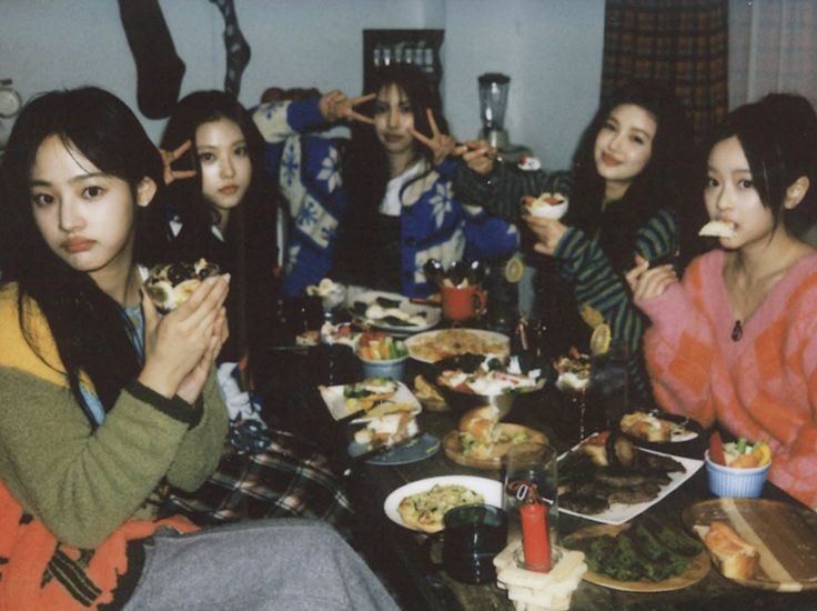 dazzibellefied's tweet photo. forever family https://t.co/aaIlefMsmF