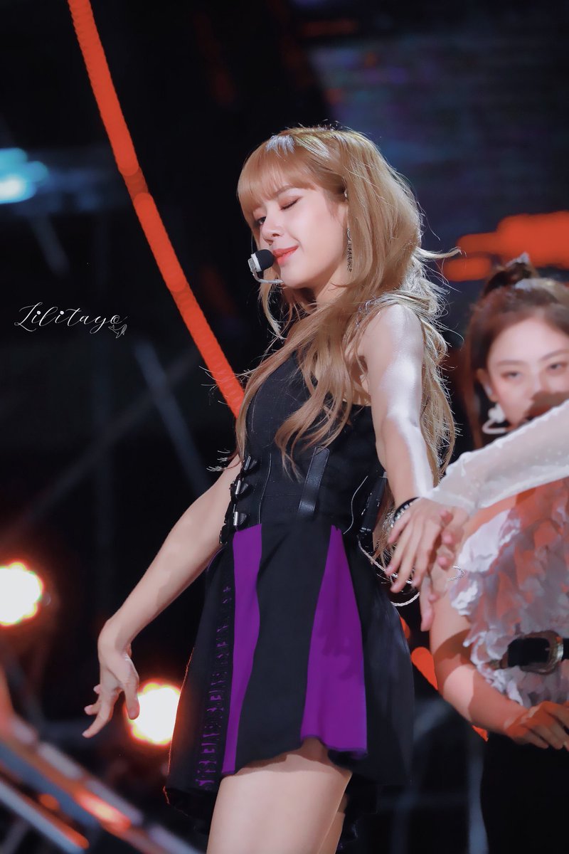 181014 wink😉
#LISA #리사 #BLACKPINK #블랙핑크 #LALISA <a href="/BLACKPINK/">BLACKPINKOFFICIAL</a>