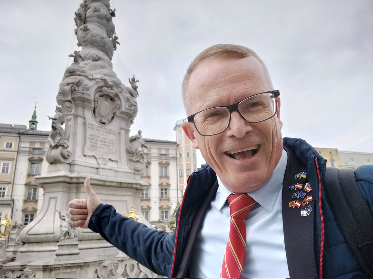 GunterFehlinger's tweet photo. I love Linz my home town and I want to make Linz, a European steel city, a role model for all Industrial cities of new #EU37 from Niksic, Elbasan, Mitrovica, Tetova, Tuzla, Smedervo, Zaporozhye, Galati, Russe, Rustavi, Ribnitia
#steelcity #steelcityring #steelcities https://t.co/RRfBDMjILh
