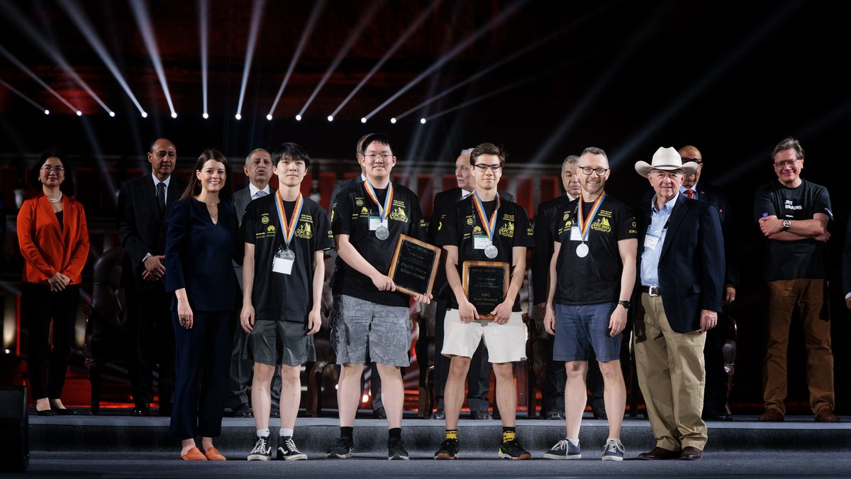 🎖️ Waterloo coders took on the global competition at simultaneous 46th & 47th ICPC World Finals. At the 47th ICPC, Andrew Qi Tang, Kevin Wan and Ramazan Rakhmatullin secured an impressive 8th place win globally, 1st in NA, earning them the silver medal! cs.uwaterloo.ca/news/waterloo-…