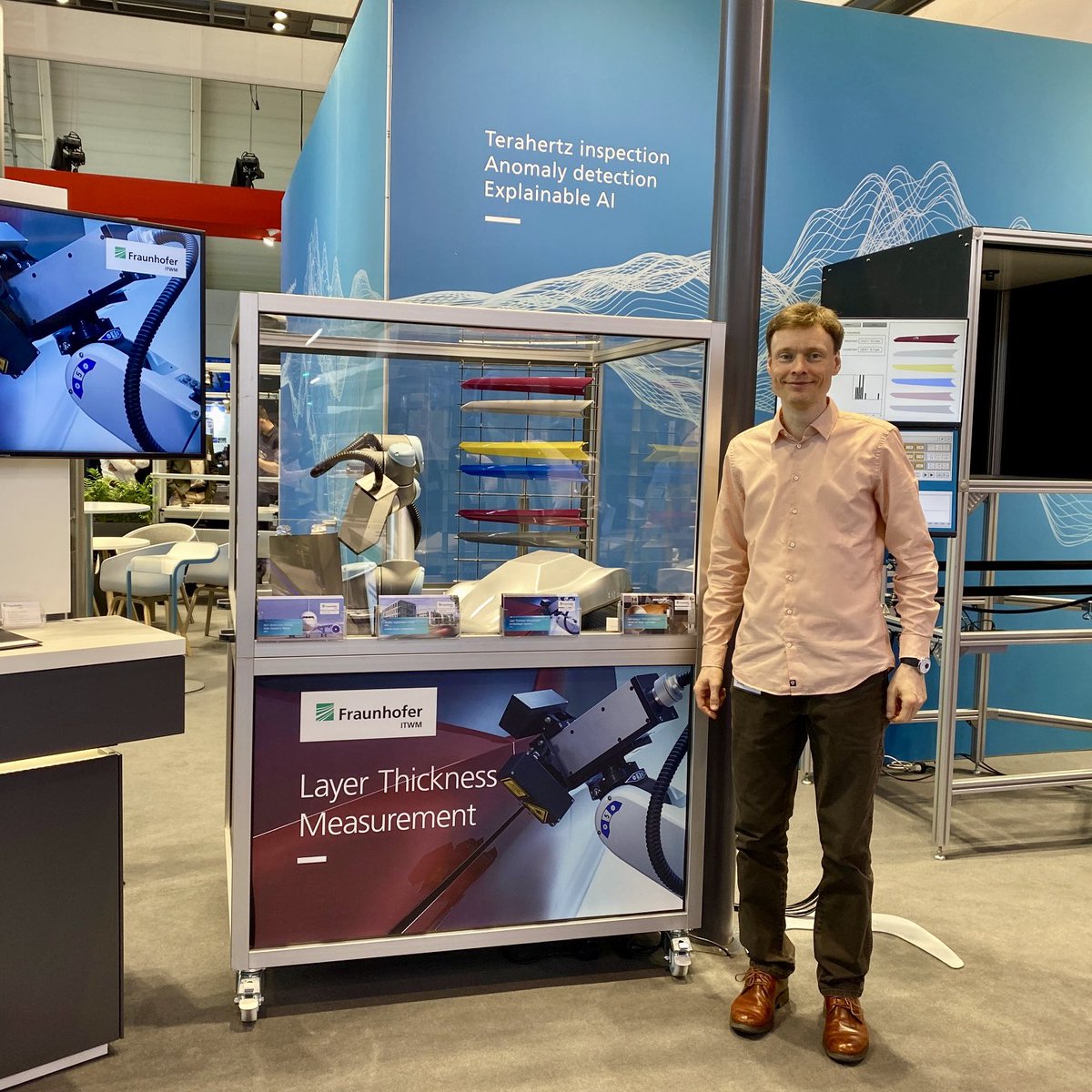 FraunhoferITWM's tweet photo. Heute gibt es Impressionen zur »Control« in Stuttgart. 📸
Auf der internationalen Fachmesse für Qualitätssicherung sind unsere Abteilungen »Materialcharakterisierung und -prüfung« und »Bildverarbeitung« am Gemeinschaftsstand der @FraunhoferVisio.
Mehr: https://t.co/qxDve9kVgA https://t.co/y57fM6jaGK