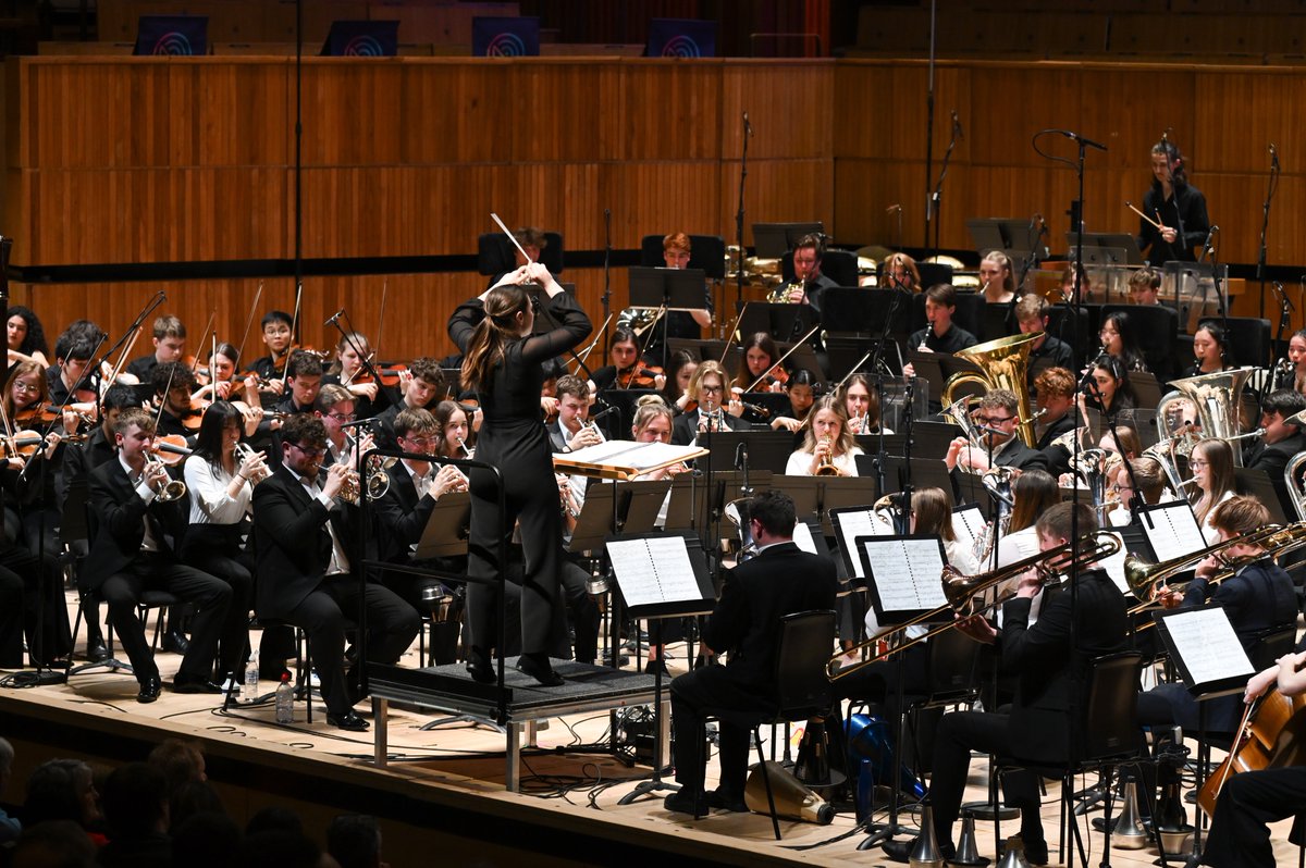 Catalyst on @BBCRadio3 TONIGHT! 🤩 Experience Catalyst with @NYBBGB and conductors @JessicaCottis and @tesskjackson as the Royal Festival Hall performance hits the airwaves at 7.30pm! Tune in: bbc.co.uk/programmes/m00… Can't make it? Catch it on @BBCSounds for the next 30 days.